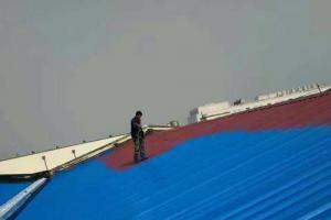 河南鄭州彩鋼瓦廠房屋頂翻新怎樣防腐防銹？