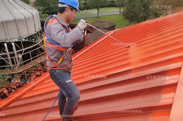 彩鋼瓦屋面噴涂莫藝防腐底漆